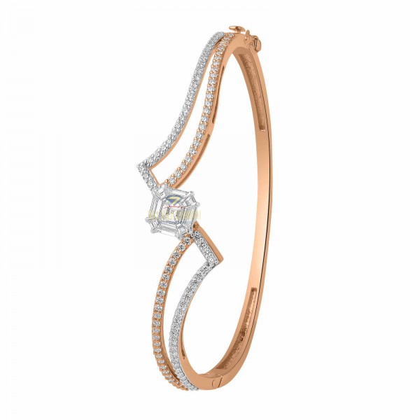 ROSEGOLD WITH EMERALD CUT DIAMOND BRECLET